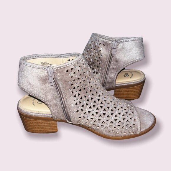 SO Rhinestone Heeled Sandals Open Toe Taupe Grey Block Heel Womens Size 5 - Picture 1 of 7